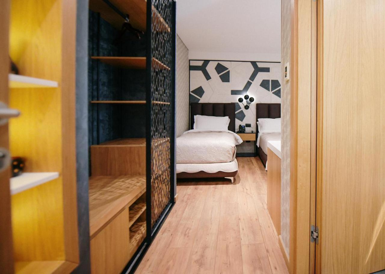 Richmond Hotel Korce Ngoại thất bức ảnh