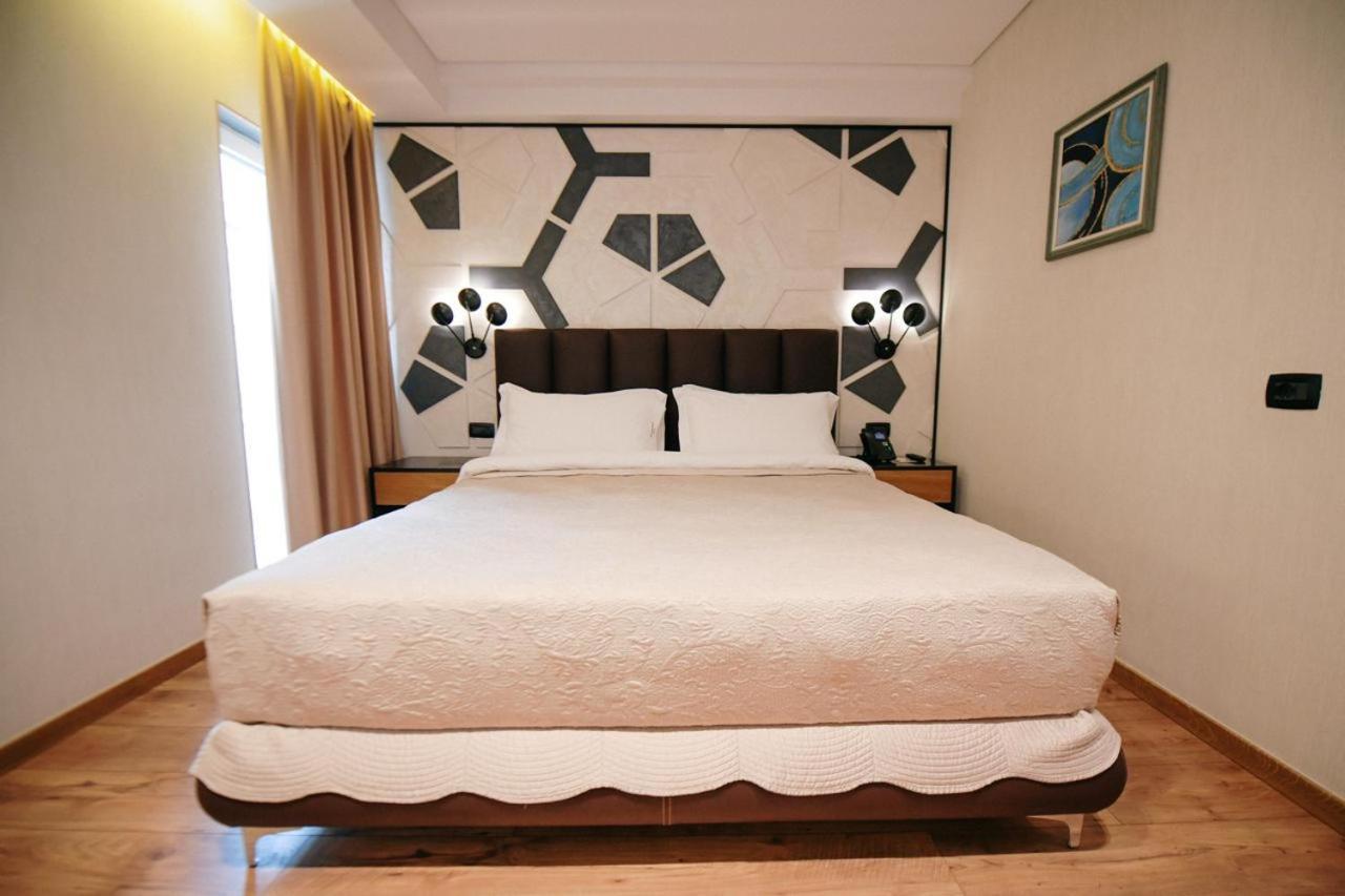 Richmond Hotel Korce Ngoại thất bức ảnh
