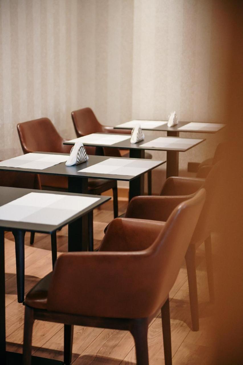 Richmond Hotel Korce Ngoại thất bức ảnh