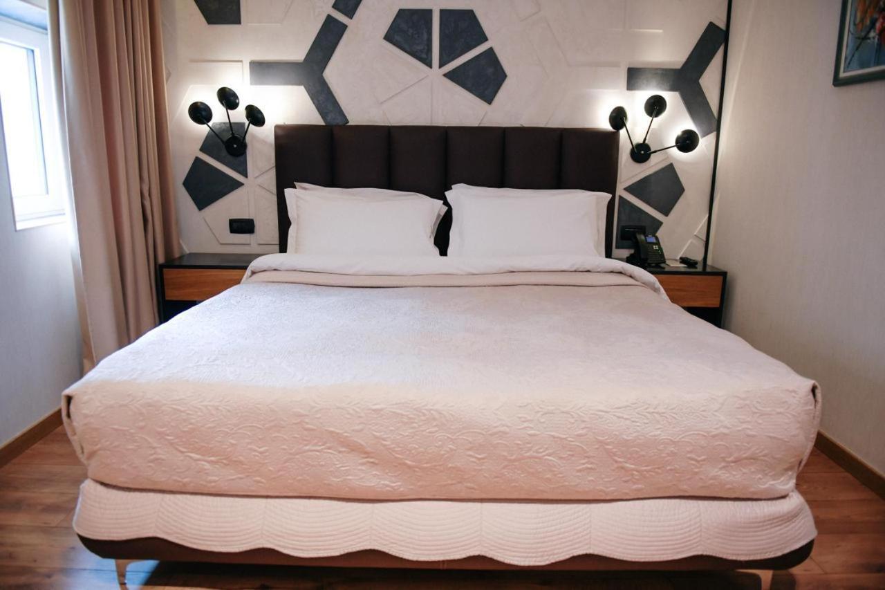 Richmond Hotel Korce Ngoại thất bức ảnh