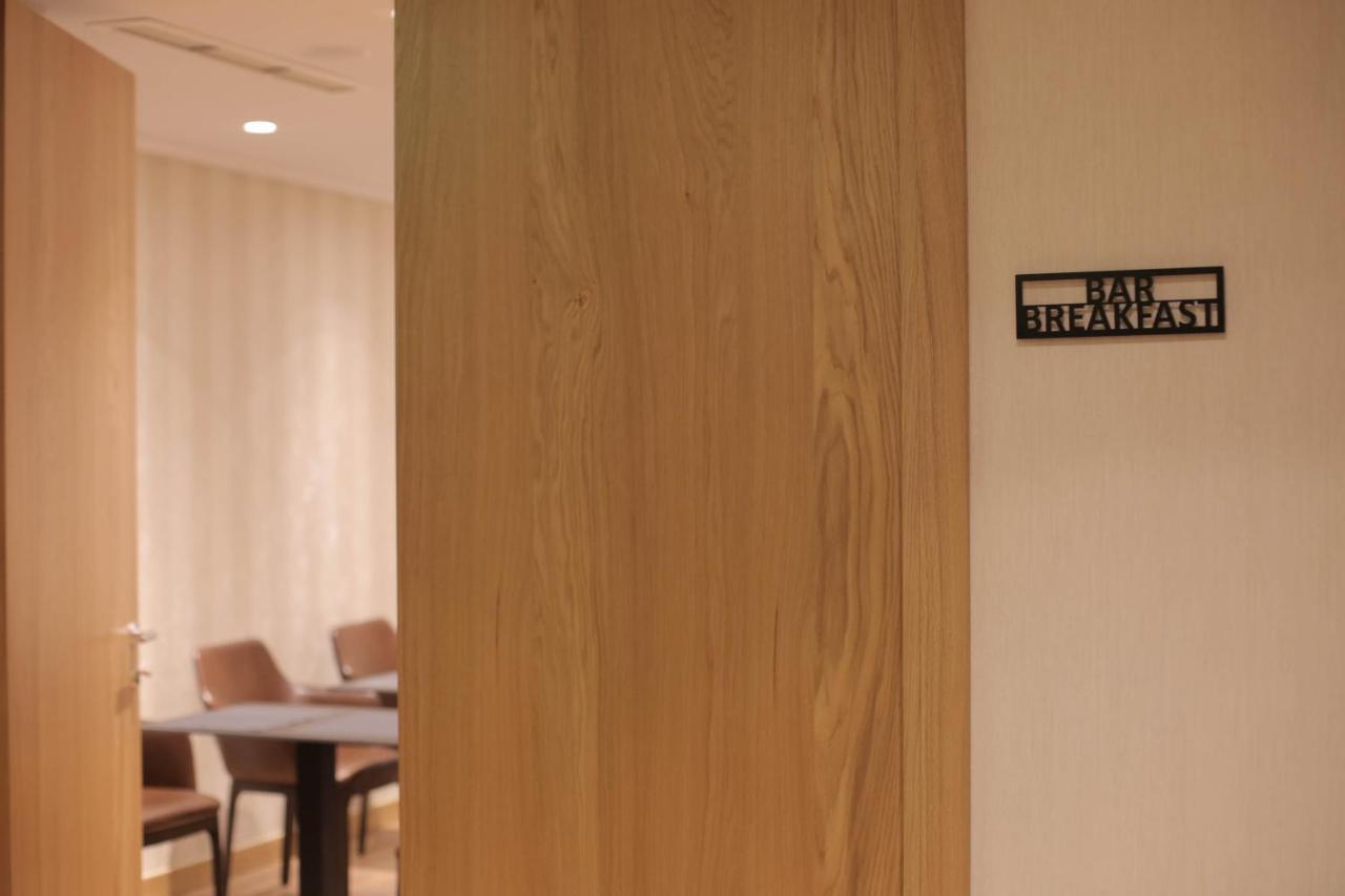 Richmond Hotel Korce Ngoại thất bức ảnh