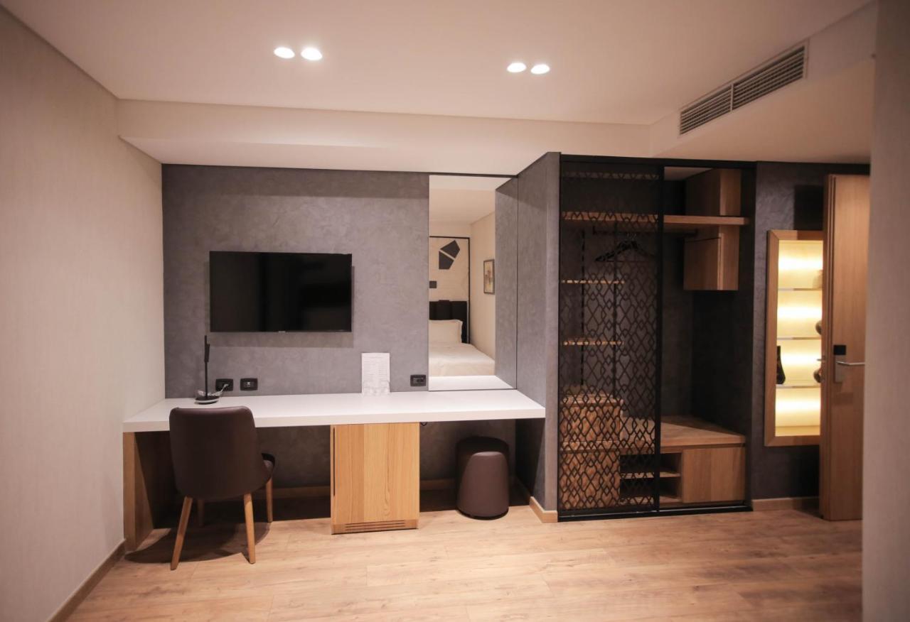 Richmond Hotel Korce Ngoại thất bức ảnh