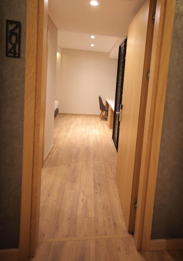 Richmond Hotel Korce Ngoại thất bức ảnh