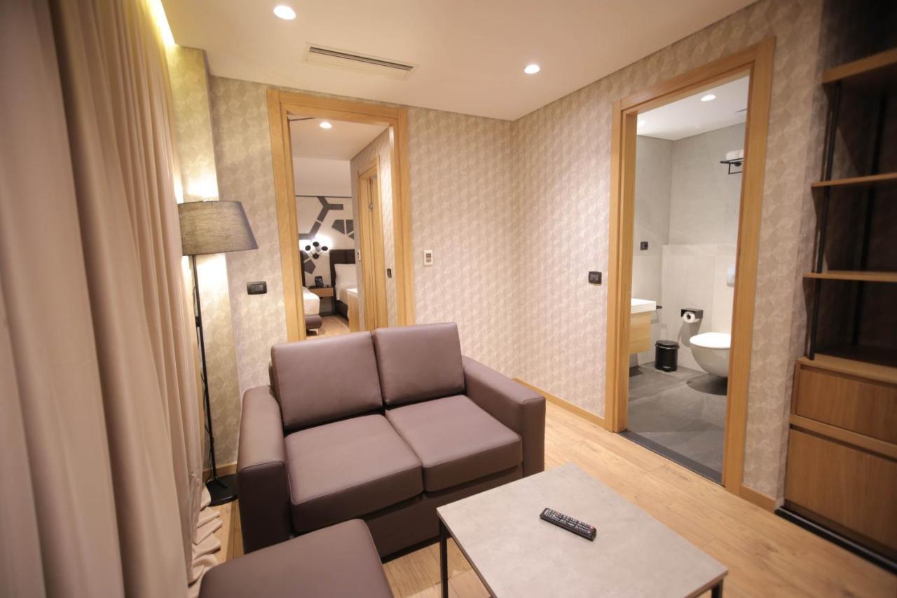 Richmond Hotel Korce Ngoại thất bức ảnh